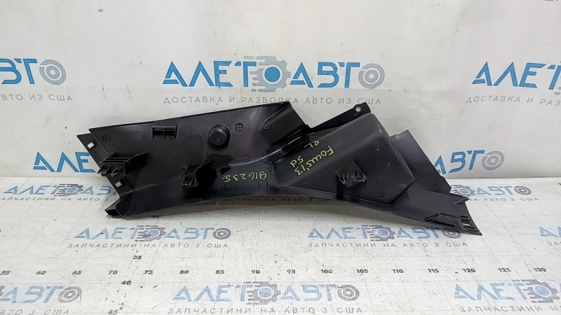 Накладка задней стойки нижняя левая Ford Focus mk3 11-18 5d черная, царапины