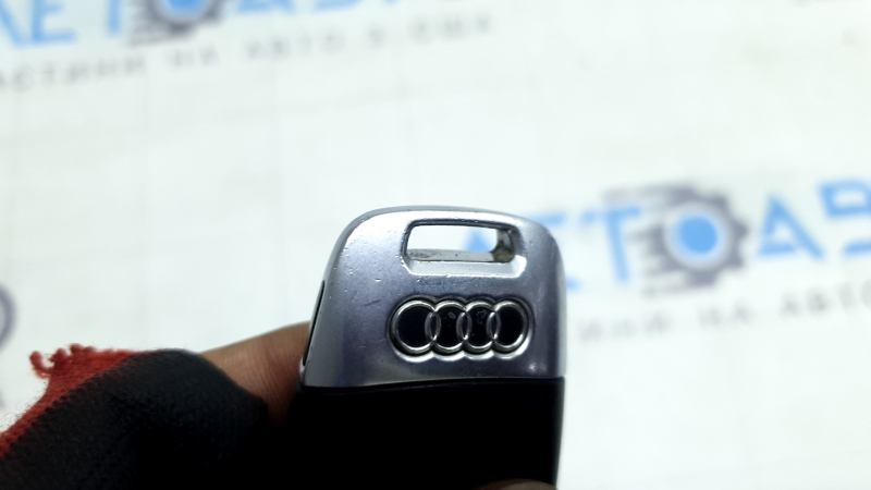 Ключ smart Audi A5 F5 19-21 4 кнопки, тип 1, тычки, потерт