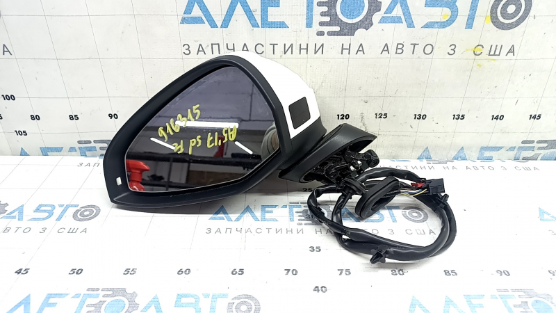 Боковое зеркало Audi A5 2017-2025 с белым корпусом и автозатемнением, вид сбоку