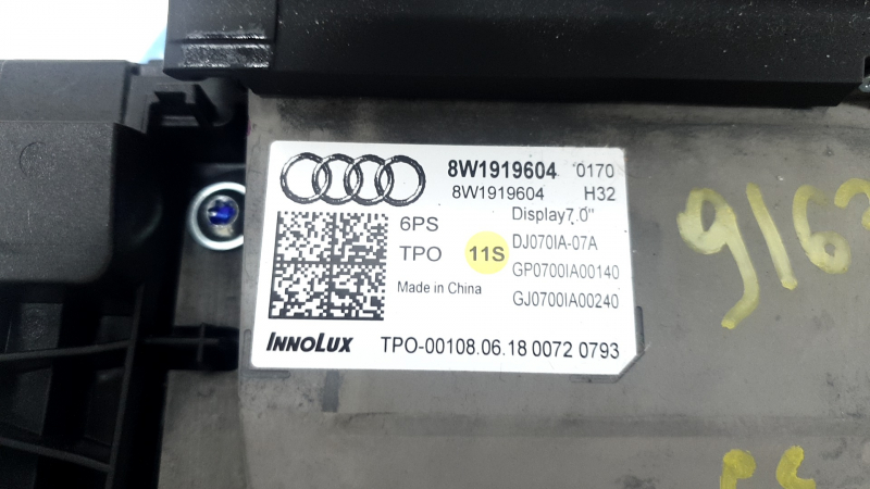 Монитор, дисплей, навигация Audi A5 F5 18-19 7.0 InnoLux с кронштейном, царапины