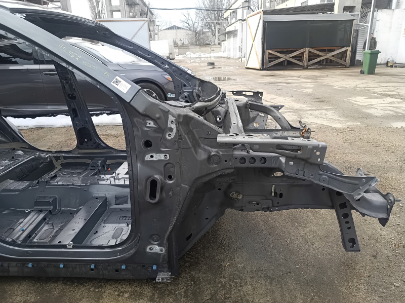 Четверть передняя правая Ford Escape MK4 23-26 на кузове, графит