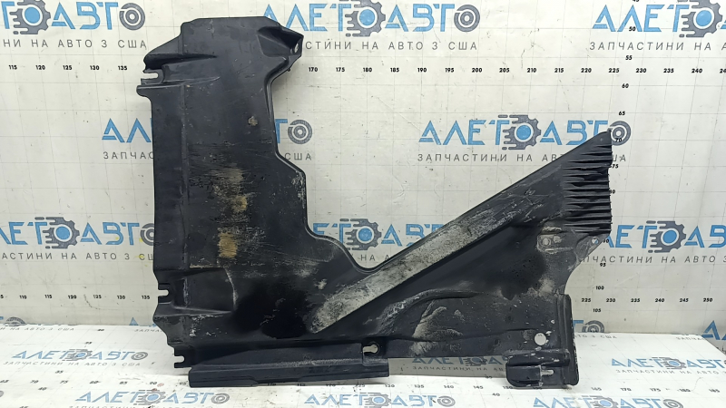 Защита днища задняя правая Audi A5 F5 18-25 прижата, потерта, трещина