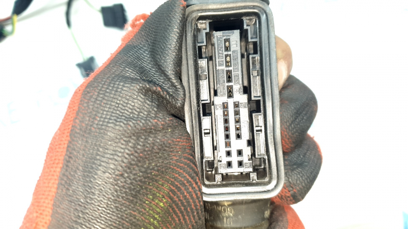 Проводка двери задней правой Audi Q7 16-26 keyless