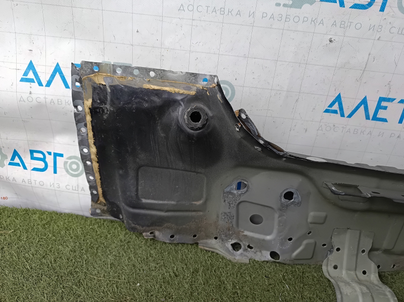 Задняя панель Volvo XC60 18-26 2 части, черная, высверлена