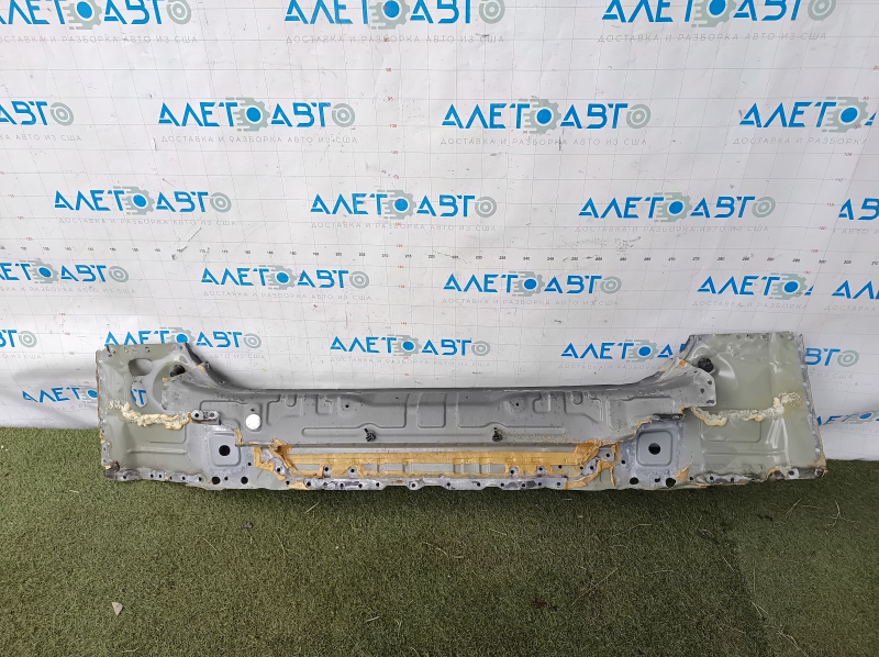 Задняя панель Volvo XC60 18-26 2 части, черная, высверлена