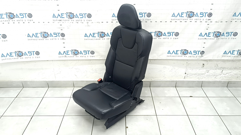 Заднее сиденье левое Volvo XC90 16-23 кожа черная под 3 ряда, замято, царапины