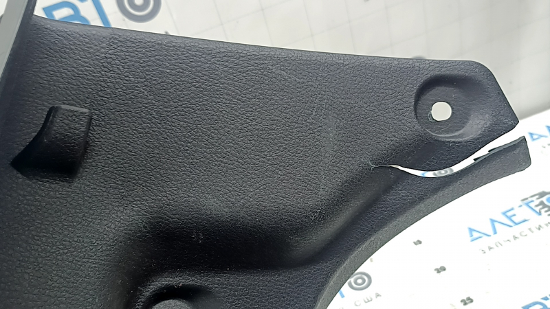 Накладка проема багажника Toyota Camry v70 18-24 черная, царапины, потерта, трещины, замята