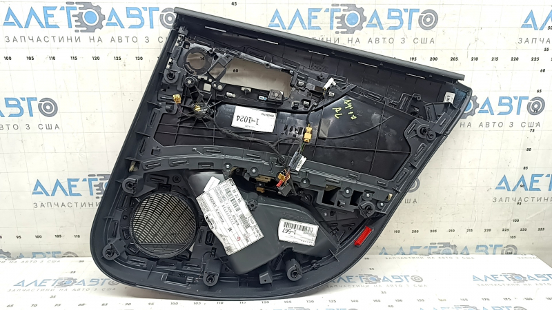 Обшивка двери карточка задняя левая Audi A4 B9 17-19 черная, бежевый подлокотник кожа, вставка бежевая кожа, Bang and Olufsen