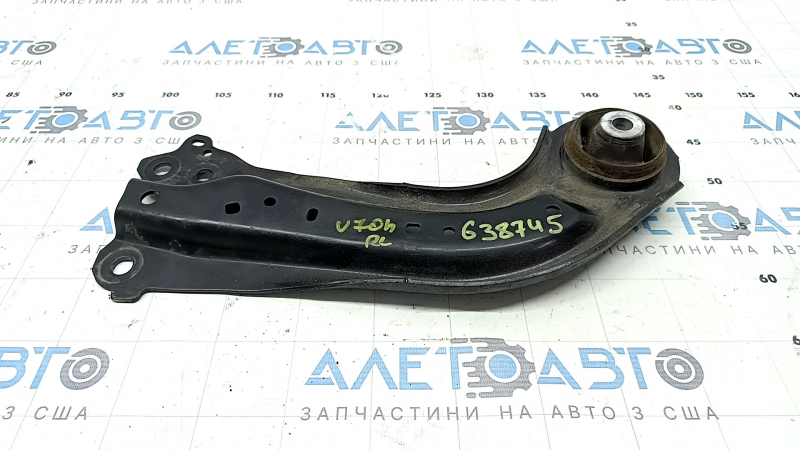 Рычаг продольный задний левый Toyota Camry v70 18-24 hybrid, микротрещины С/Б