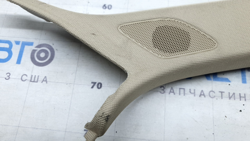 Накладка передней стойки верхняя правая Audi A4 B9 17-17 бежевая, Bang and Olufsen, под чистку, царапины