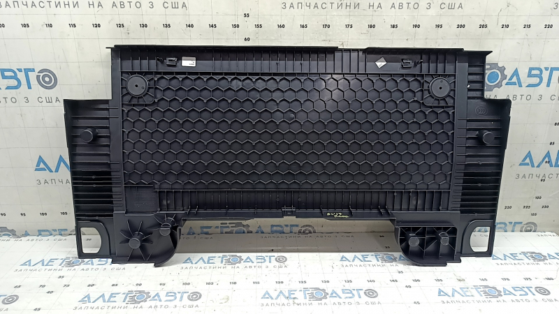 Крышка поддона багажника под инструмент Audi A4 B9 18-25 треснута