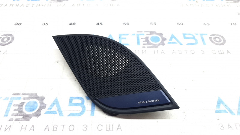 Накладка передней панели правая под динамики Audi A4 B9 17-20 серая, Bang and Olufsen, 2 части, сломано крепление