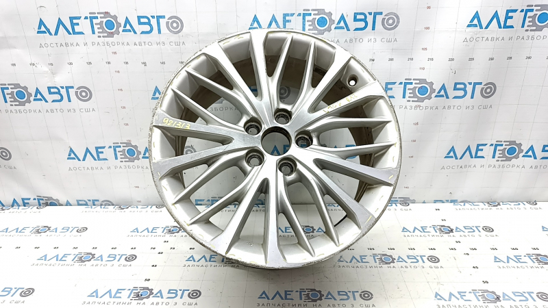 Диск колесный R18 x 8J ET50 5x114.3 Toyota Camry v70 18-20 серебро, бордюрка