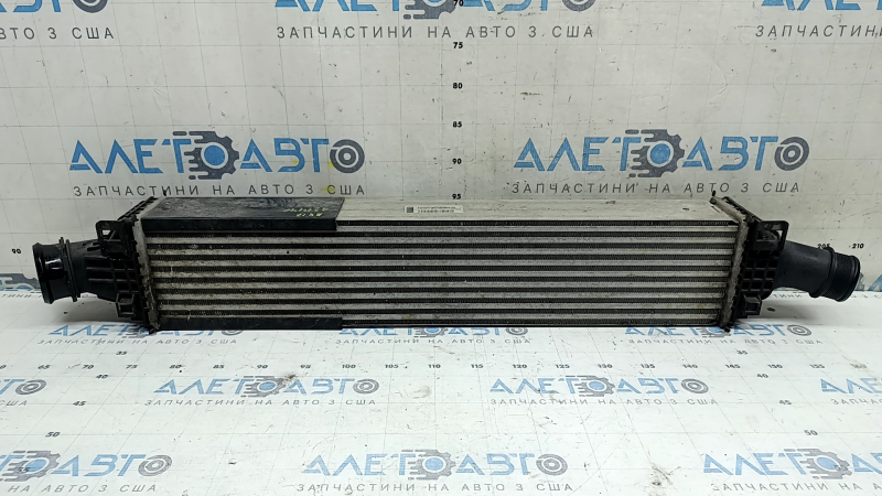Интеркулер Audi A4 B9 17-20 2.0T замят, примяты соты