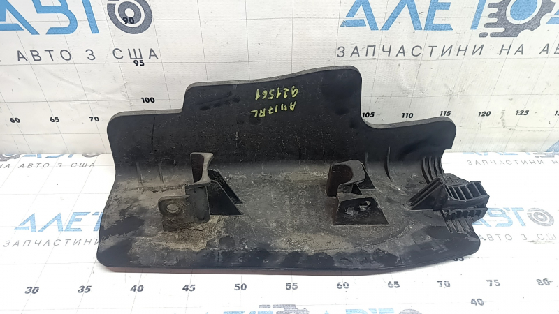 Накладка нижнего рычага под пружину задняя левая Audi A4 B9 17-25 примята