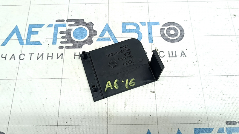 Крышка плюсовой клеммы Audi A6 C7 12-18