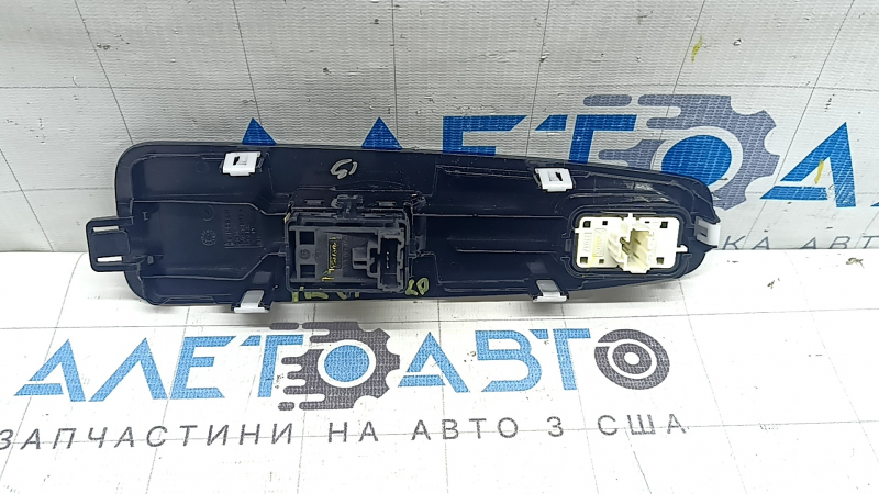 Управление стеклоподъемником передним правым Lincoln Corsair 20-26 с накладкой черный глянец, хром