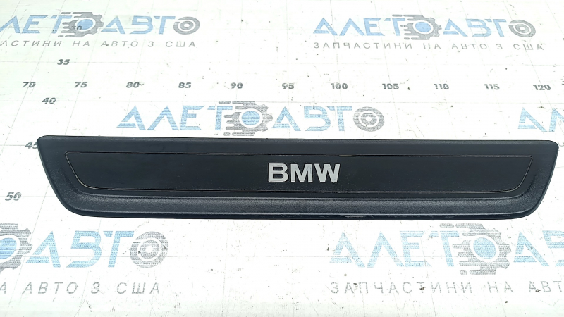 Накладка порога зовнішня передня ліва BMW X3 F25 11-17 чорна, подряпини