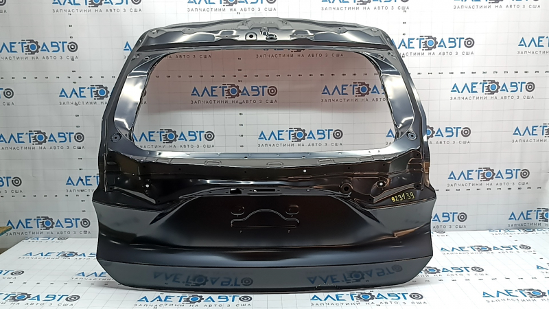 Дверь багажника голая Toyota Venza 21-24 примята