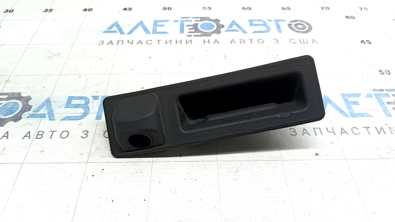 Ручка двери багажника с кнопкой BMW X3 F25 15-17 под камеру, сломано крепление, потерта
