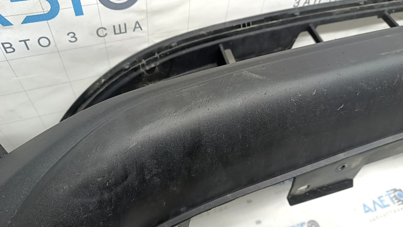 Губа переднего бампера Mazda CX-5 22-25 структура черная, царапины, потерта