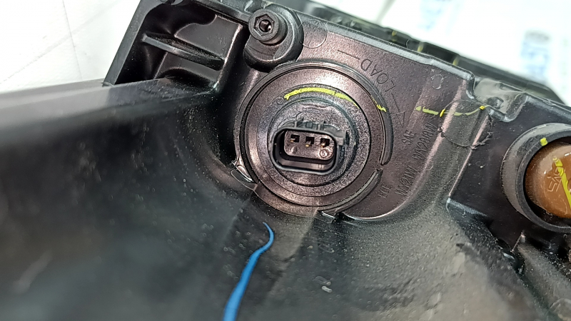 Фара передняя левая в сборе Jeep Compass 22-26 галоген + LED с креплением