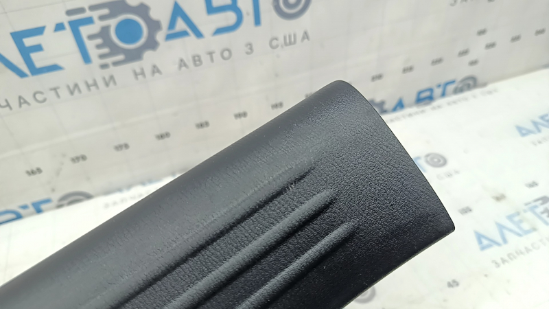 Накладка порога задняя правая Mazda CX-5 17-25 черн, царапины