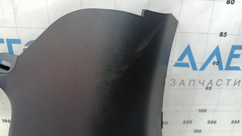 Накладка передней стойки нижняя правая Mazda CX-5 17-25 черная, царапины