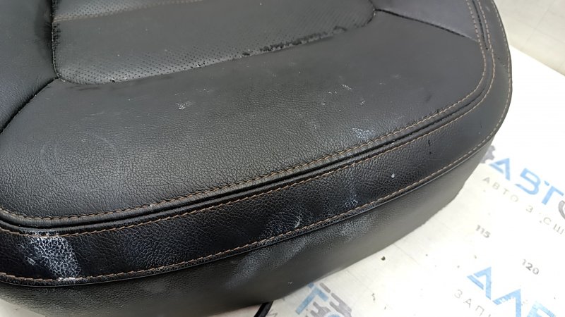 Обшивка подушки пассажирского сидения Mazda CX-5 17-23 кожа черная, с коричневой строчкой, подогрев, перфорация, под химчистку