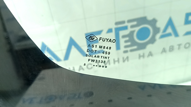 Лобовое стекло Toyota Prius 30 10-15 FUYAO, воздух по кромке