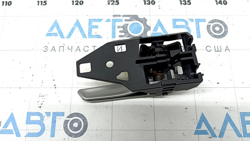 Ручка двери внутренняя передняя левая Toyota Prius 30 10-15 черная с серым