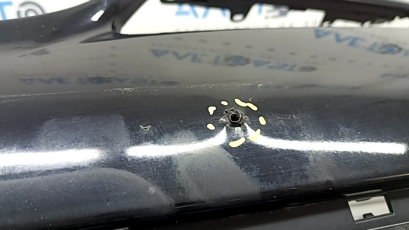 Бампер передний голый Toyota Prius 30 13-15 рест, черный, прижат, надорван, трещина, царапины, надломаны крепления