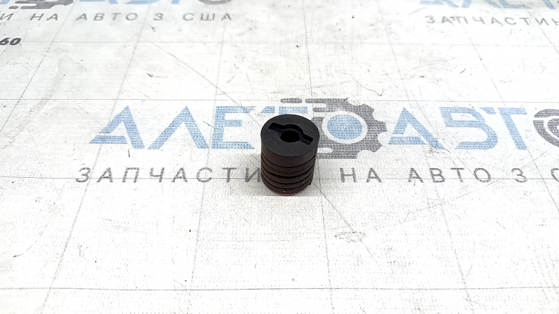 Отбойник капота правый Toyota Rav4 13-18