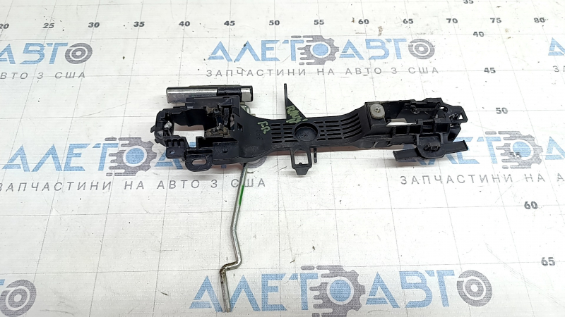 Механизм ручки двери передней правой Toyota Rav4 13-18 keyless