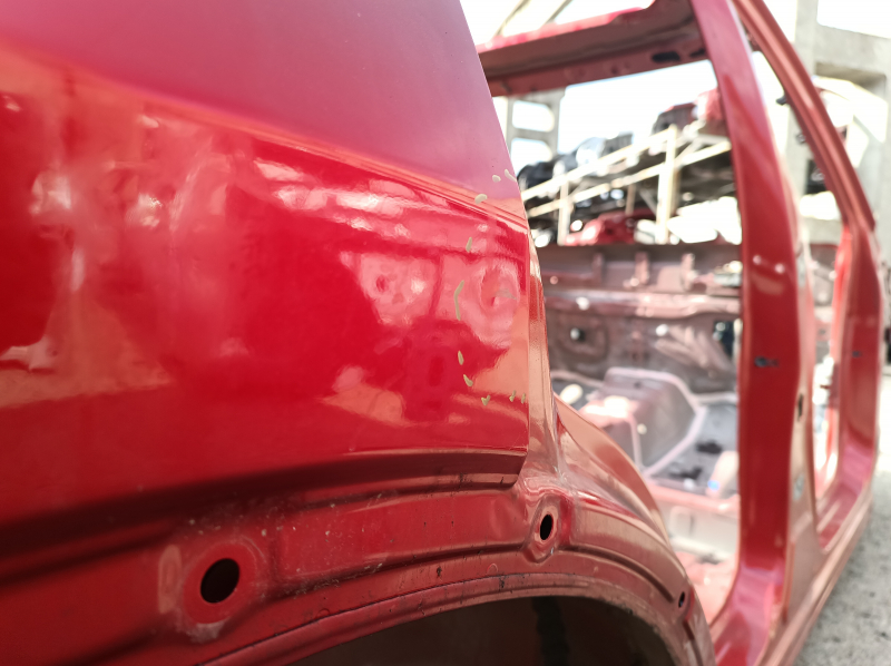 Четверть крыло задняя правая Mazda CX-5 17-25 на кузове, красная, вмятина
