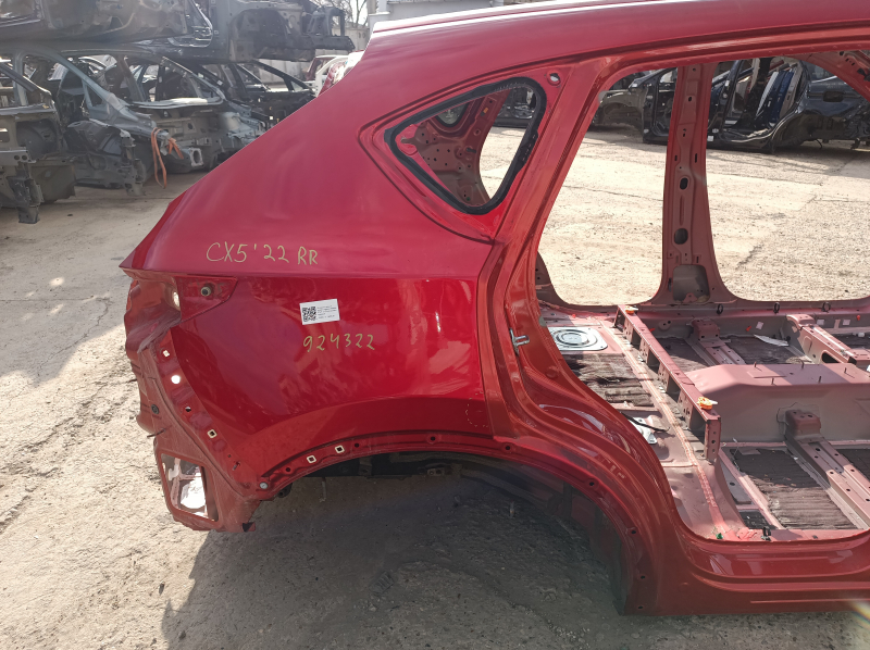 Четверть крыло задняя правая Mazda CX-5 17-25 на кузове, красная, вмятина