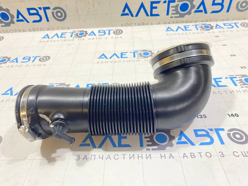 Воздуховод на впуск Audi Q5 80A 18-24 2.0T, MHEV