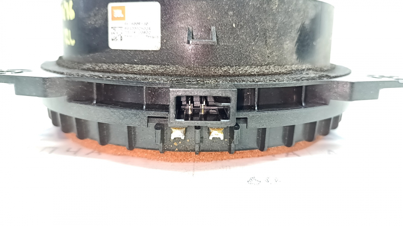 Динамик дверной задний правый Toyota Rav4 13-18 JBL