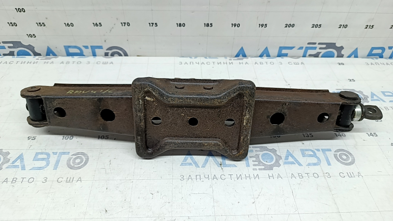 Домкрат Toyota Rav4 13-18 ржавый