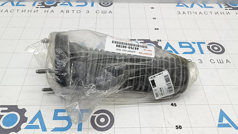 Опора амортизатора задняя правая Toyota Avalon 05-12