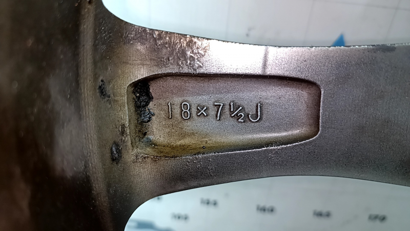 Диск колесный R18х7.5J Toyota Rav4 16-18 бордюрка, корозия, под прокат