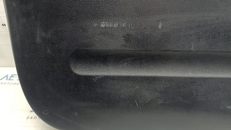 Обшивка двери багажника нижняя Toyota Rav4 13-18 черная, царапины, потерта