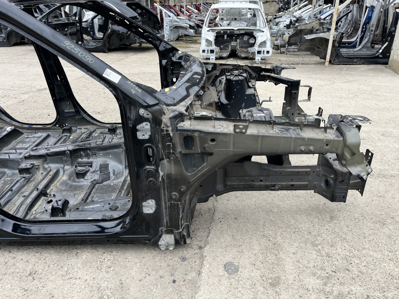 Четверть передняя правая Jeep Grand Cherokee WL 22-26 PHEV на кузове, черная