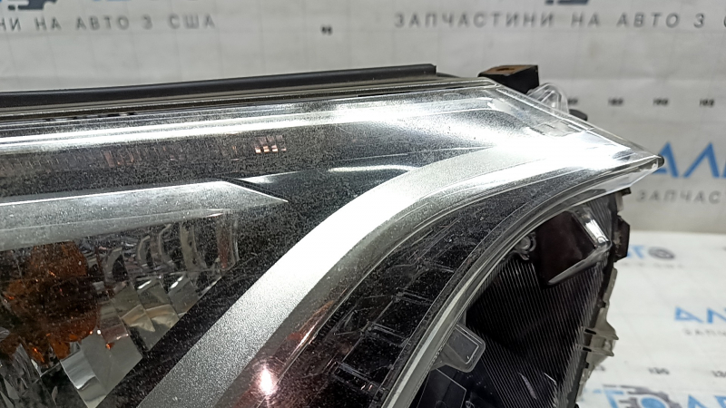 Фара передняя правая Toyota Rav4 16-18 LED, под полировку