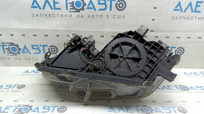 Фара передняя правая Toyota Rav4 16-18 LED, под полировку