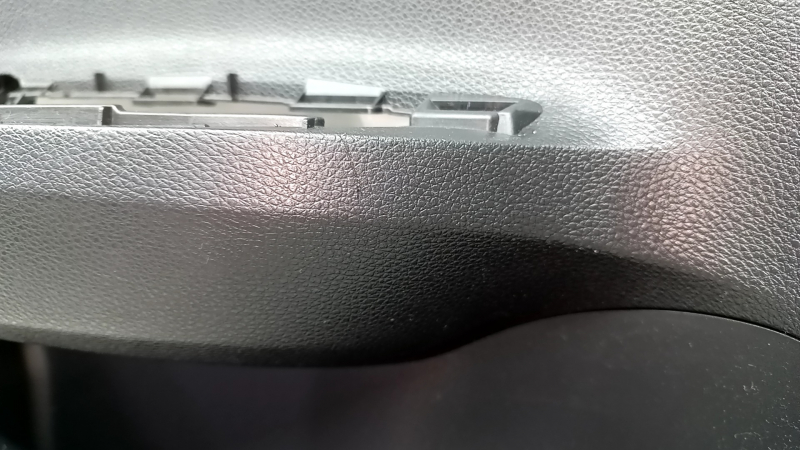 Обшивка двери карточка задняя левая Honda Accord 13-17 кожа черная, подлокотник кожа черная, вставка кожа черная, царапины