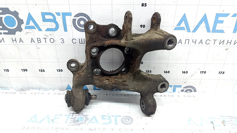 Цапфа задняя левая Toyota Rav4 13-18 AWD ржавая, сайлент под замену
