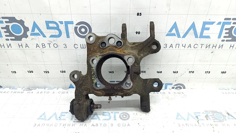 Цапфа задняя правая Toyota Rav4 13-18 AWD ржавая, сайлент под замену