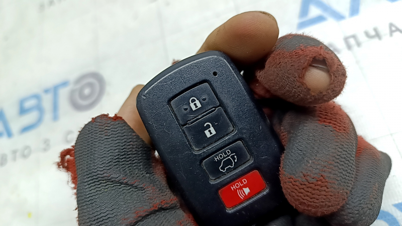 Ключ Toyota Rav4 13-18 keyless, 4 кнопки, тычки, царапины