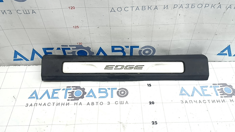 Накладка порога передняя левая Ford Edge 19-24 черная с хром, с подсветкой, царапины